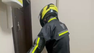 77 yıl hapis cezası bulunan firari kurye geldi diye kapıyı açınca, yakayı ele verdi!