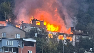 Bursa'da kabus gecesi: 4 ev birden yandı, 1 kişi yaşamını yitirdi!
