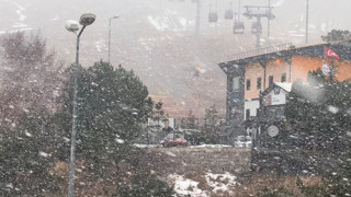 Türkiye'nin beyaz cennetinde lapa lapa kar yağışı