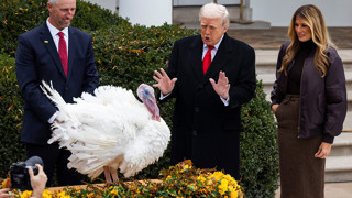 Trump espri yapmak isterken tepki çekti: ''İşkence kampına gönderelim''