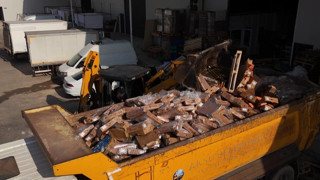 Gıda teröristleri iş başında! Depoya giren ekipler iğrenç manzarayla karşılaştı