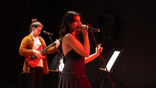 Kartal'da Uğur Mumcu Kültür Merkezi’nde Grup Flakes Konseri