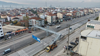 ''Evimin içi görünüyor'' deyip üst geçidi 1 metre uzağa taşıttı!