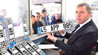 APP plaka düzenlemesinde kafalar fena karıştı