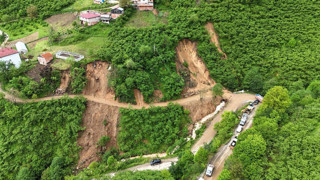 Giresun'da heyelan alarmı: Çok sayıda ev tahliye edildi