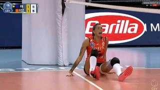 Yıldız voleybolcunun ayağı kırıldı !