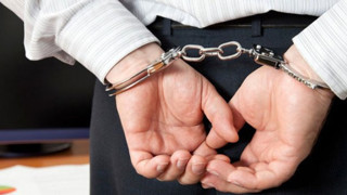 Eski vali yardımcısı ve kaymakam tutuklandı