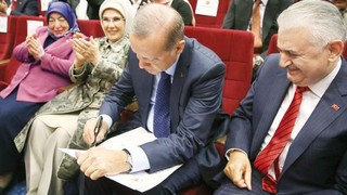 AK Parti Gül ve Arınç için davetiye çıkarıyor