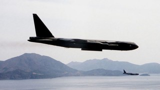 Rus jetleri ile Amerikan uçağı burun buruna geldi !