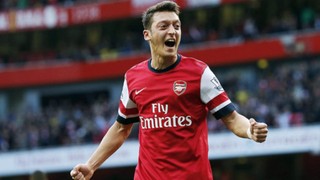 Mesut Özil Arsenal'den ayrılmayı düşünmüyor