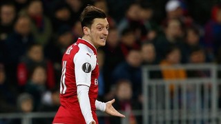 Mesut Özil'e 3 takımdan teklif!