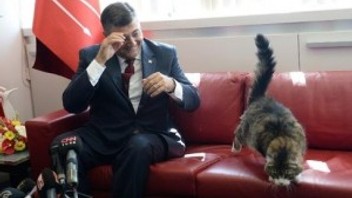 CHP'de bayramlaşmaya o da katıldı