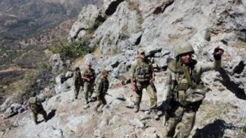 Mehmetçik Irak sınırında kahramanlık destanı yazıyor