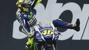 Valentino Rossi liderliğe yükseldi !