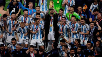 Tamam mı, devam mı ? Messi kararını verdi