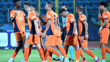 Başakşehir, La Fiorita'ya gol olup yağdı