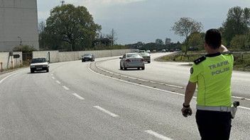 Motosikletinin plakasını kalemle değiştiren sürücüye büyük ceza