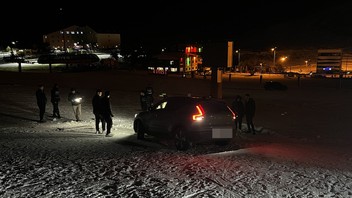 Karda drift böyle bitti! Hem mahsur kaldılar hem de ceza ödediler!