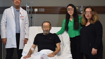40 yıllık arkadaşlığını bitirip akciğer kanserini yendi!