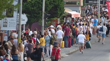 Yunanistan kapıda vizeyi uzattı, listeye 2 ada daha eklendi