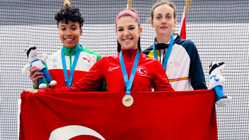 Türkiye'nin özel sporcusu Esra Bayrak, 10. kez Avrupa şampiyonu