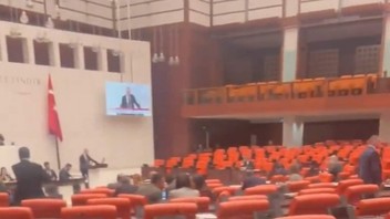 TBMM'de ilginç görüntü: AK Parti'nin kanun teklifinde AK Partili vekiller yoktu!