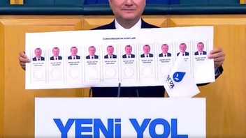 ''Hayallerindeki, rüyalarındaki bu'' diyerek 10 seçenekli, tek adaylı pusulayı gösterdi