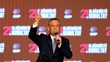 CHP'nin olağanüstü kurultayının iptali için yapılan başvuruda karar çıktı
