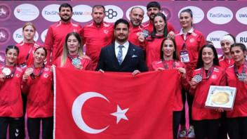 Milli güreşçilerden gururlandıran başarı