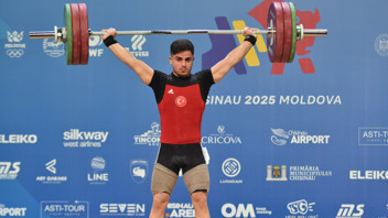 Milli halterciler Avrupa'da tarih yazdı