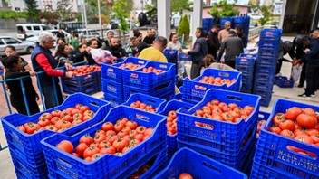 Muratpaşa’dan 10 tonluk tarım desteği