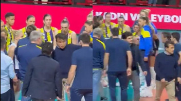 Fenerbahçeli yönetici kadın voleybolcuları böyle azarladı