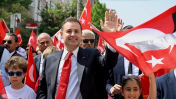Balıkesir Büyükşehir Belediye Başkanı Akın'dan çocuklara unutulmaz bir 23 Nisan şöleni