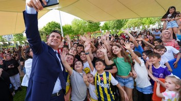 Tarihçi yazar Sinan Meydan, Manisa'da çocuklara Atatürk’ü anlattı
