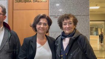 Gazeteci Özlem Gürses'e 1 yıl 3 ay hapis cezası