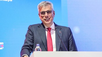 Bakan Memişoğlu'ndan ''kilo kontrolü'' eleştirilerine sezaryenli yanıt