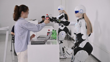 Chery’nin yapay zeka destekli robotu AiMOGA göreve başladı