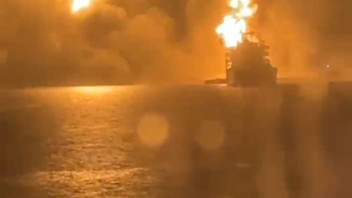 ABD Yemen'i vurdu; Türk denizciler bombardımanın ortasında kaldı!