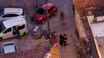 Uyuşturucu tacirlerine şafak baskını