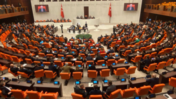 TBMM'ye ziyaretçi girişleri yasaklandı