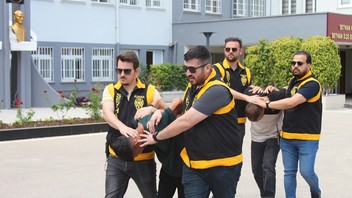 Genç bir kadının sahte yardım çağrısıyla başladı, kabusla sona erdi!
