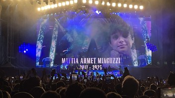 Gun's N' Roses, İstanbul konserinde Mattia Ahmet Minguzzi'yi unutmadı