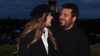 Berfu Yenenler ve Eser Yenenler çifti evlilik yıldönümünde dolandırıldı