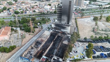 İzmir'deki fabrika yangının hasarı gün aydınlanınca ortaya çıktı