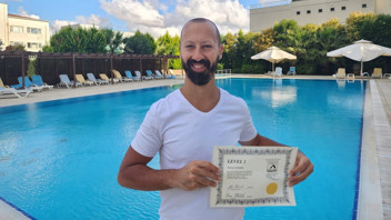 İstanbul Şişli yüzme eğitmeni Teoman Etensel