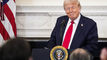 Trump İran'ı açık açık tehdit etti: ''Bir kez daha vururuz!''