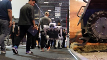 IDEF'in ilgi odağı robot köpekler oldu: Yaptıklarına kimse inanamadı