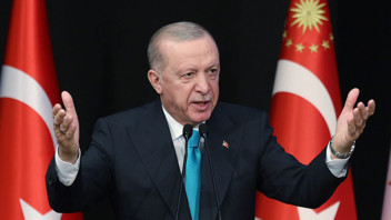 Erdoğan'dan Özel'e tazminat davası ve suç duyurusu