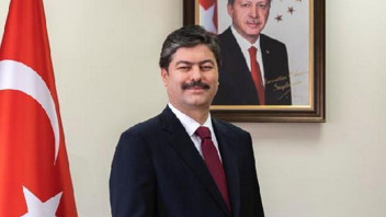 AK Partili vekili sınavsız diploma skandalı iddiaları sonrası biyografisinden o üniversiteyi çıkardı