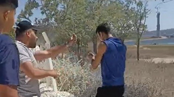 Yabancı uyrukluyu ''bu memlekette yaşamaya hakkın yok'' diyerek tehdit etti